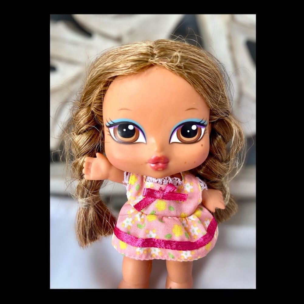 Rare 2004 Bratz Babyz Doll by MGA Entertainment Brown Hair 5" Vintage